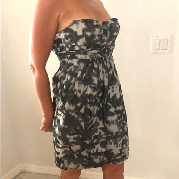 BCBG MAXAZRIA SILK BLEND STRAPLESS MINI DRESS - Picture 3 of 7